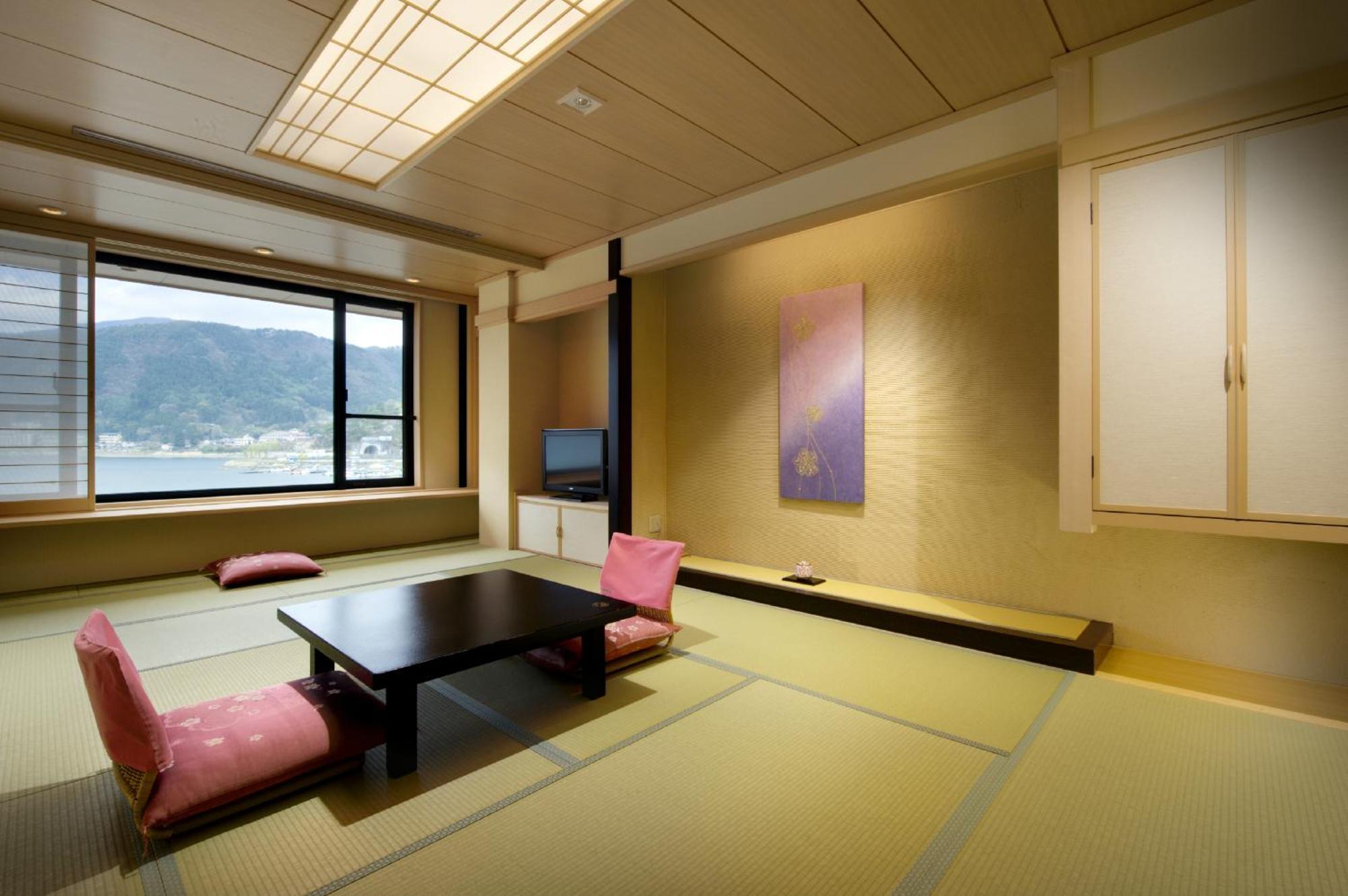 Готель Fujikawaguchiko Onsen Konanso Екстер'єр фото A traditional Japanese room