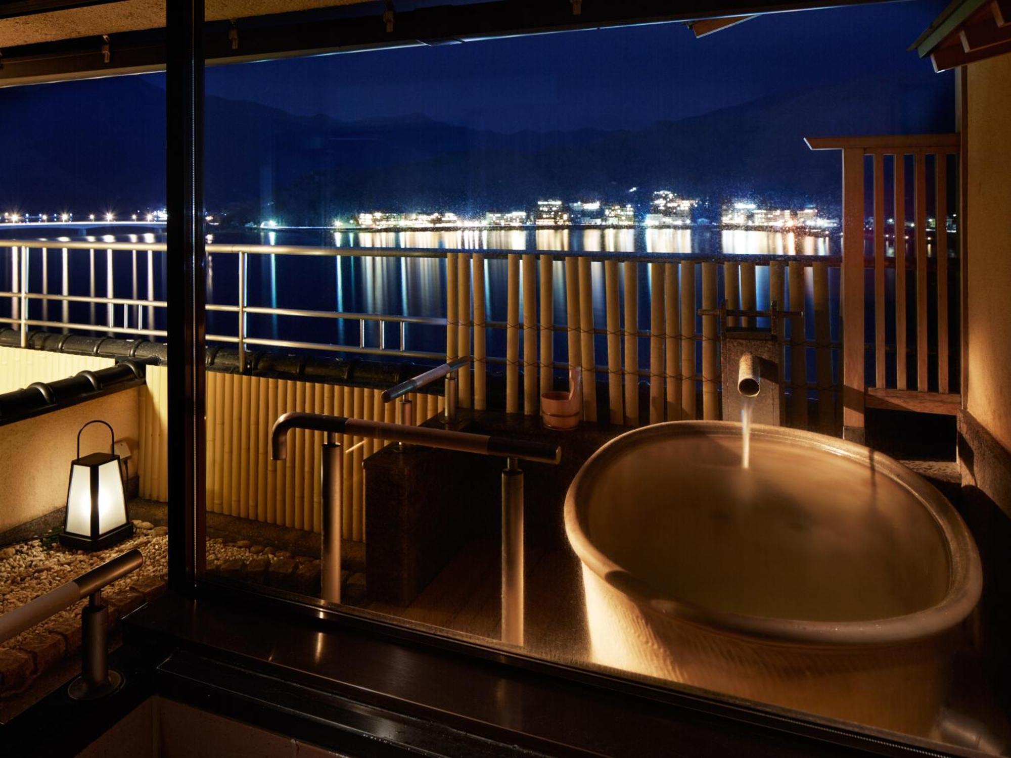 Готель Fujikawaguchiko Onsen Konanso Номер фото A traditional Japanese onsen