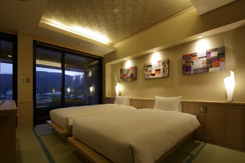 Готель Fujikawaguchiko Onsen Konanso Екстер'єр фото A room at the hotel