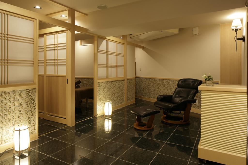 Готель Fujikawaguchiko Onsen Konanso Екстер'єр фото A Japanese-style foot massage parlor