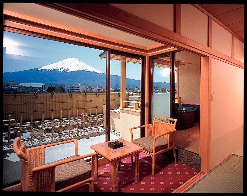 Готель Fujikawaguchiko Onsen Konanso Екстер'єр фото A room at the hotel